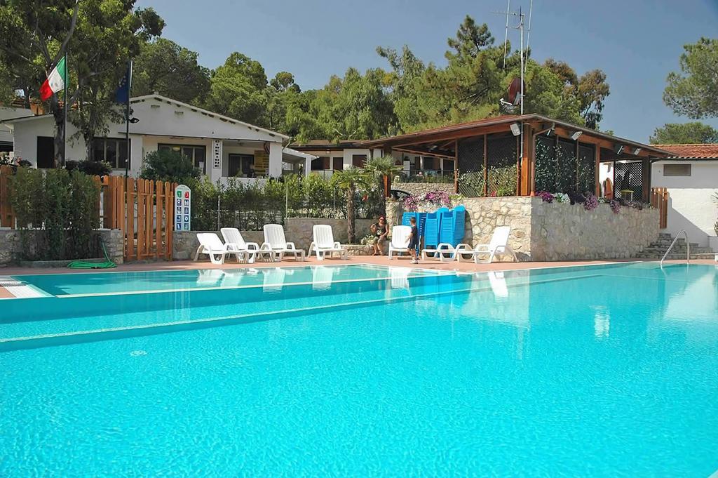Camping Europa 2 호텔 카폴리베리 외부 사진